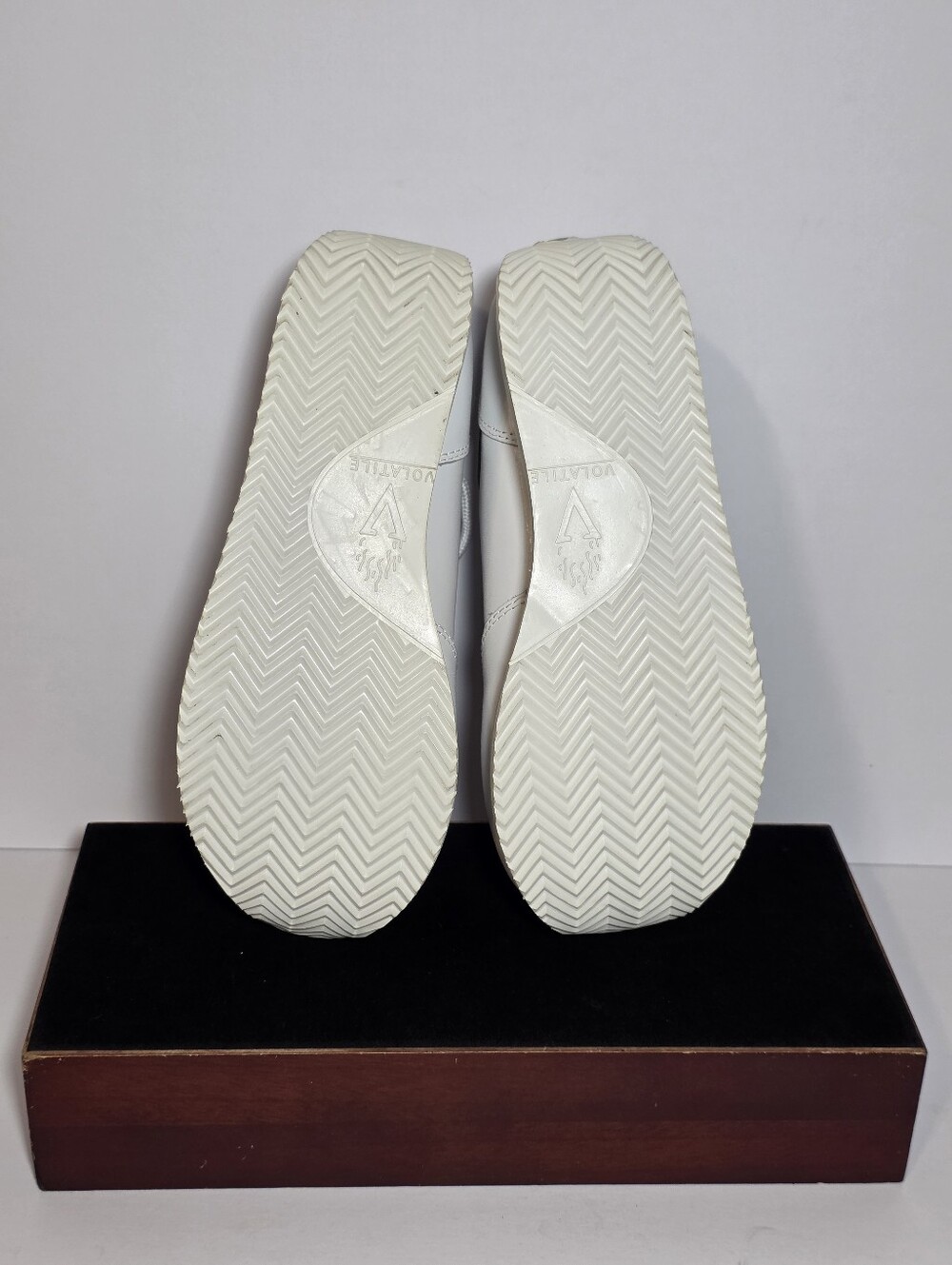 Volatile Womens 6 White Leather Platform Sneakers Rhinestone Y2K Chunky Shoes - Picture 13 of 14